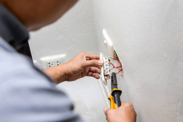 Professional Electrician in Bannockburn, IL